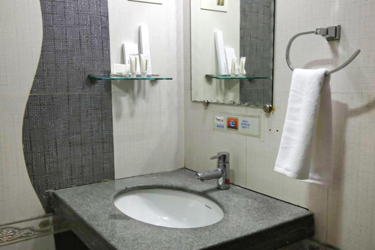 Fabhotel Sai Prasad Apartments Mumbai Eksteriør bilde